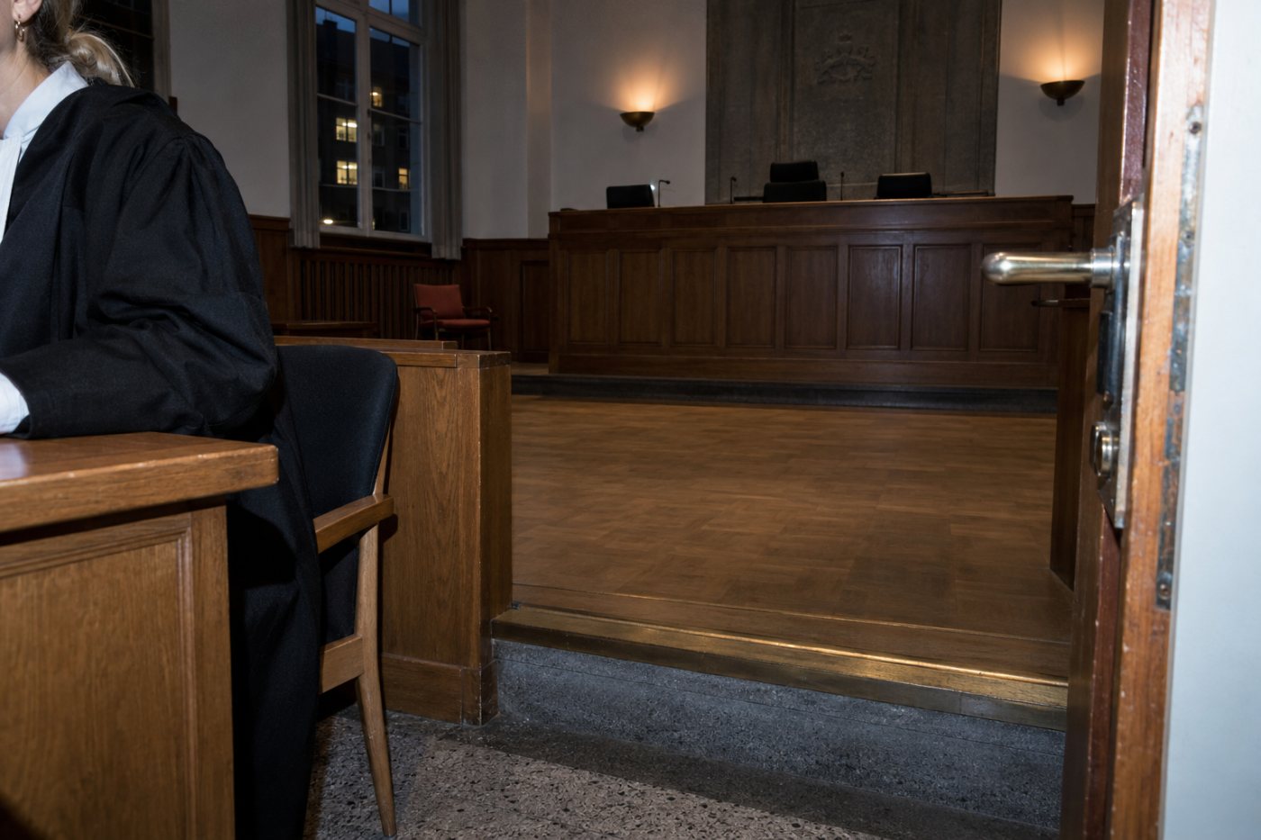 SmallClaims sagatavotas prasības gadījumā jurists pārstāv klientu tiesā, kur lēmumu pieņem tiesa.