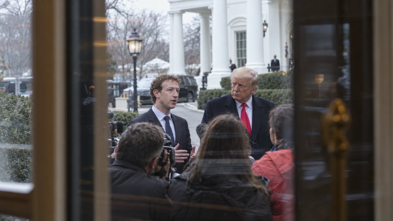 Americké AI firmy slíbily samokontrolu, sankce v dohodě chybějí