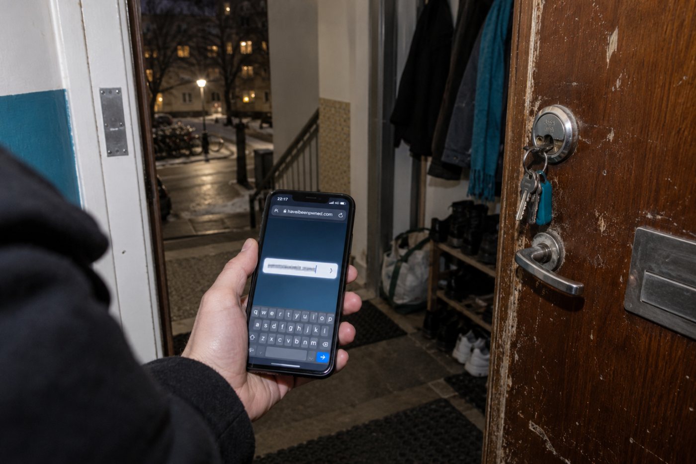 En e-postadress kontrolleras hos Have I Been Pwned utan att ett lösenord matas in.
