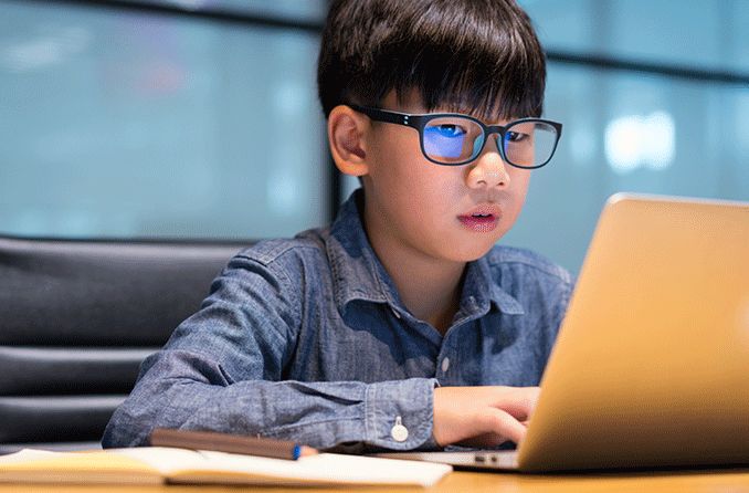 How Blue Light Blocking Technology Helps Online Learning