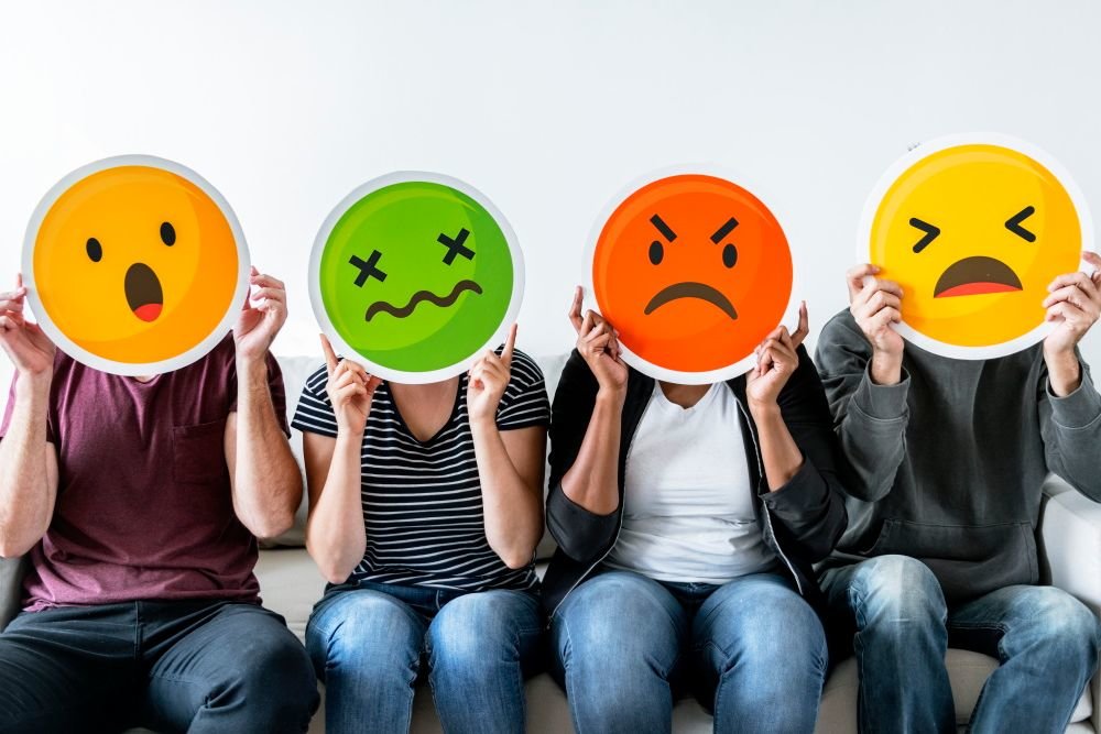 Кто такие хейтеры, и как правильно реагировать на негатив от них в интернете