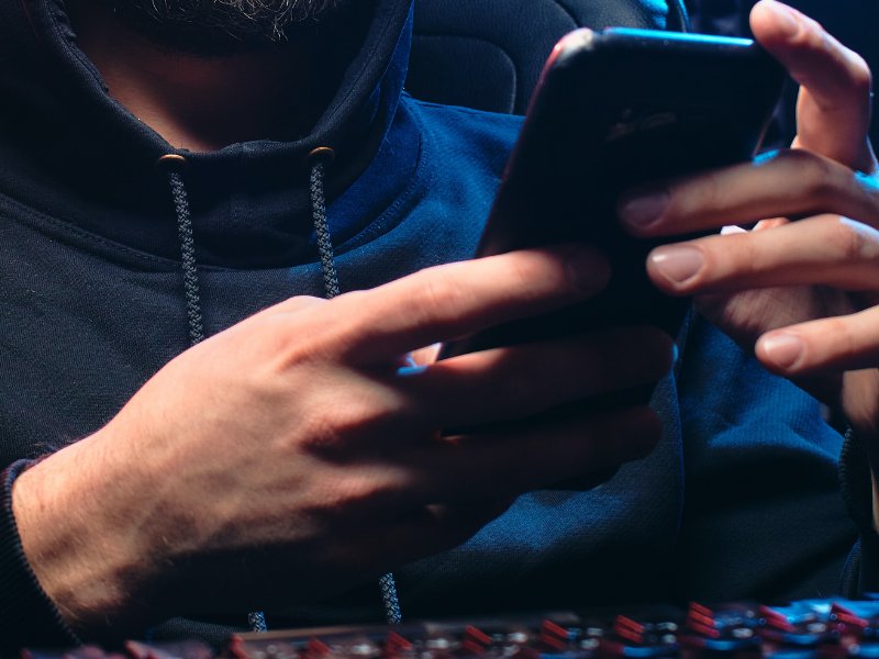 Here’s How You Can Track a Cellphone