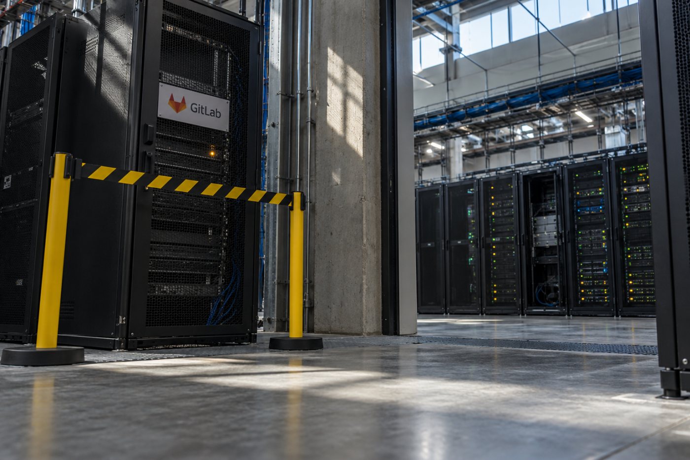 Enkeltserver og GitLab-klynge kræver forskellige forløb under sikkerhedsopdateringen.