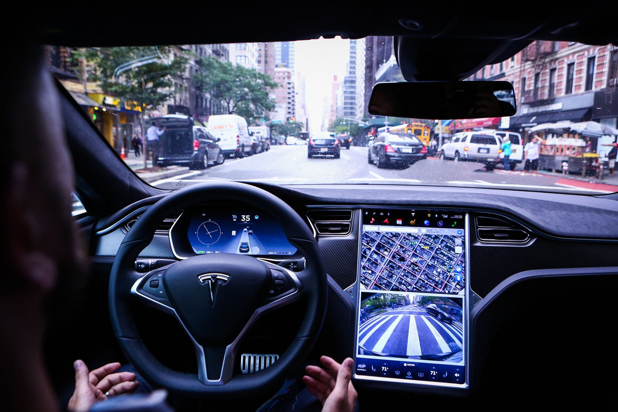 Tesla Drivers Say New Self-Driving Update Is Repeatedly Running Red Lights