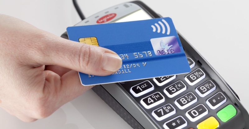 Как работают возвраты по банковским картам