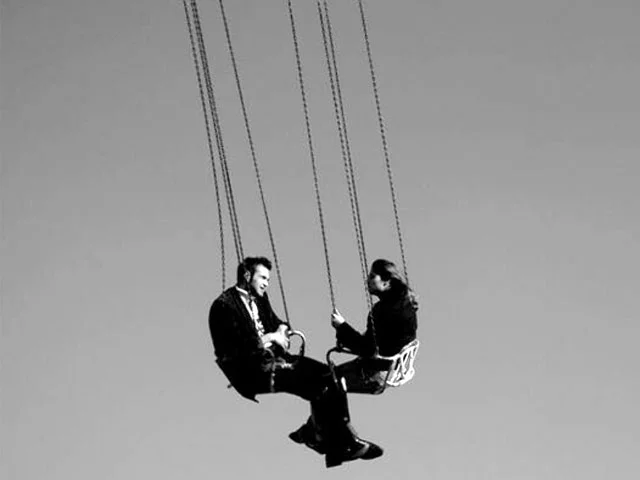 Что такое эмоциональные качели в отношениях, как распознать и слезть с них