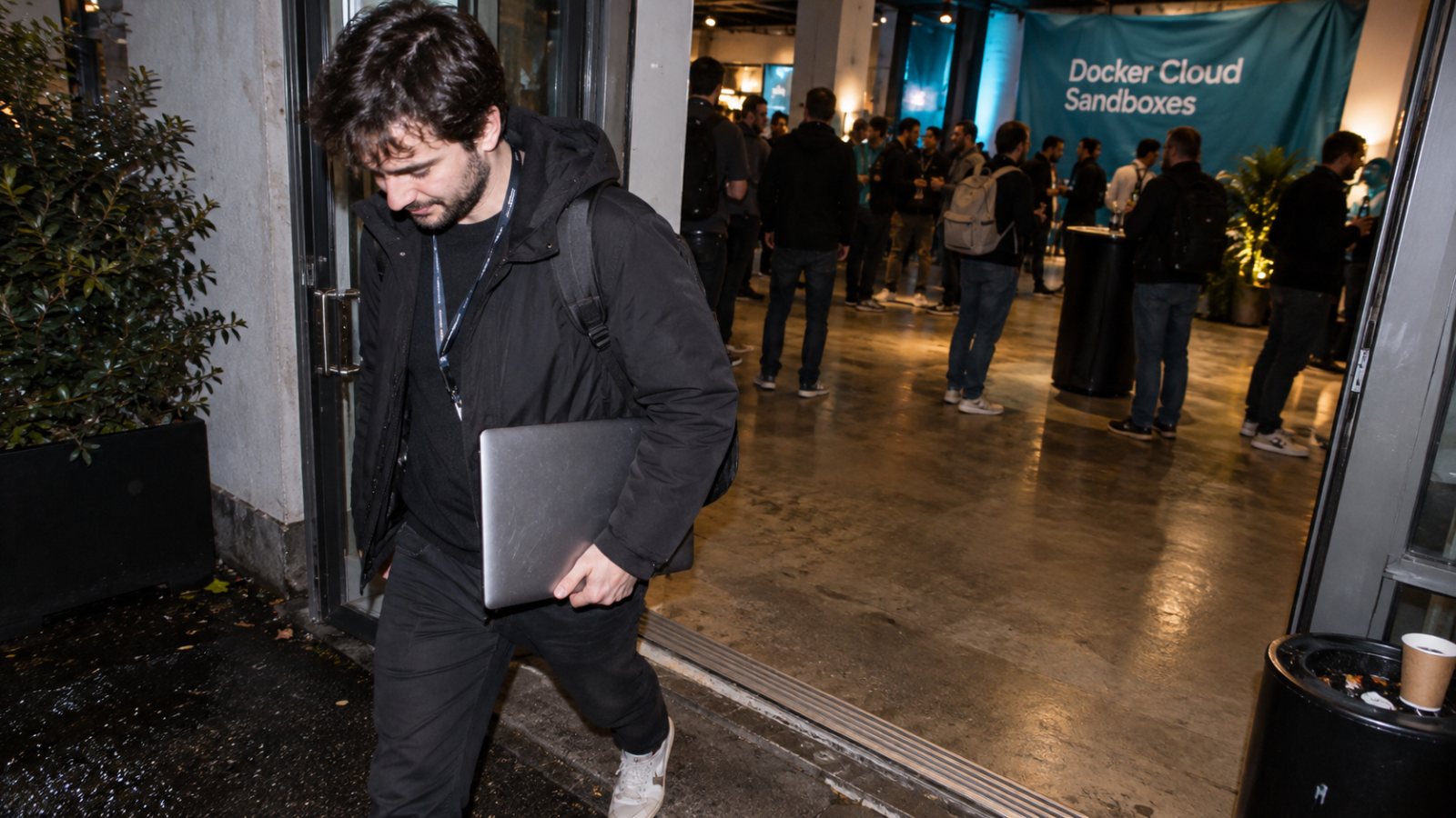 Docker siirsi koodausagentit pilveen – kannettavan voi nyt sulkea