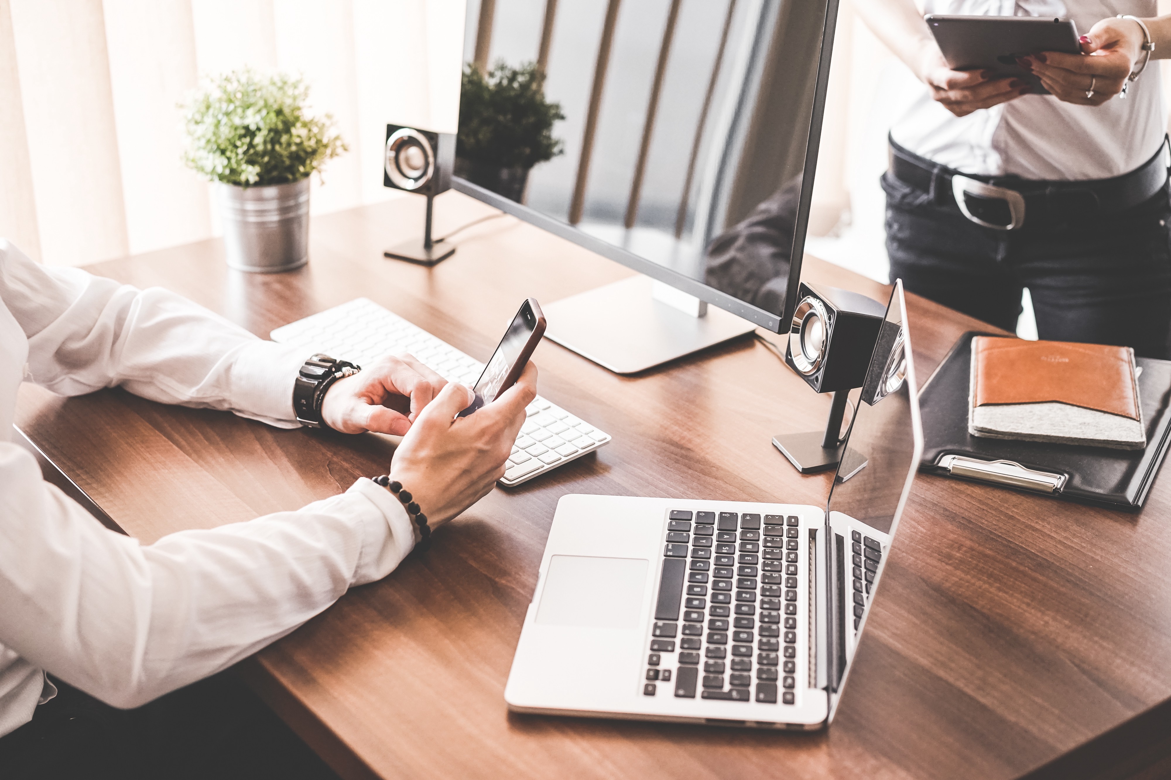 Business Texting: The Hottest Trend in Marketing Today