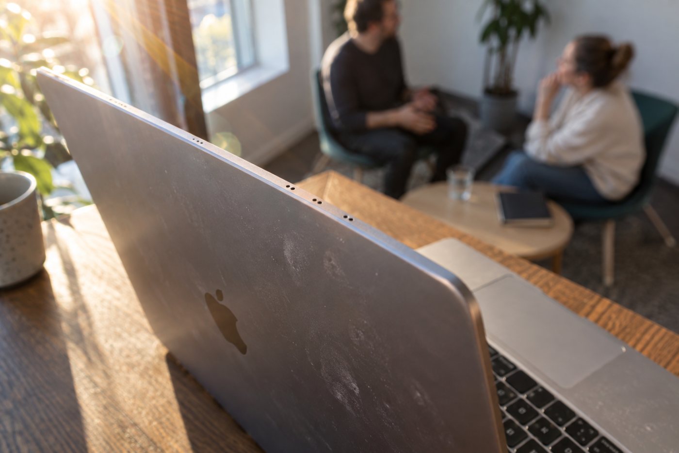 Foresight kan behandle møtelyd og transkripsjon lokalt på en Mac.