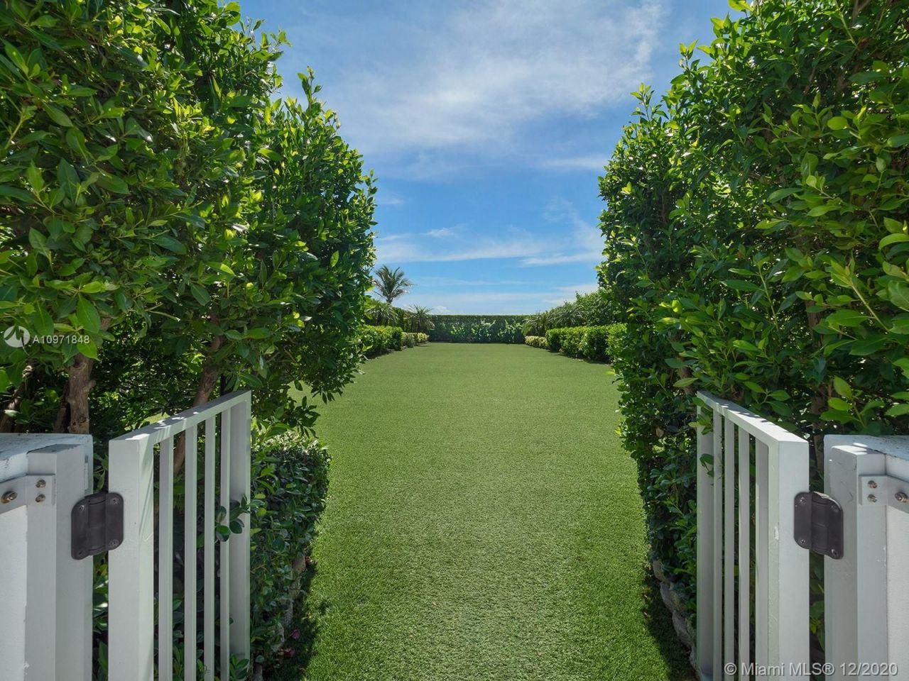 Scammers Figure Out Trick to Steal Houses Using AI