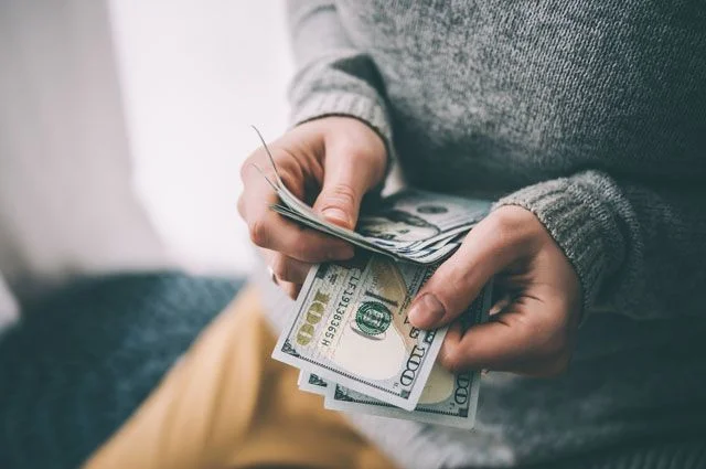 Где хранить деньги выгоднее: обзор способов сохранения и приумножения личных средств