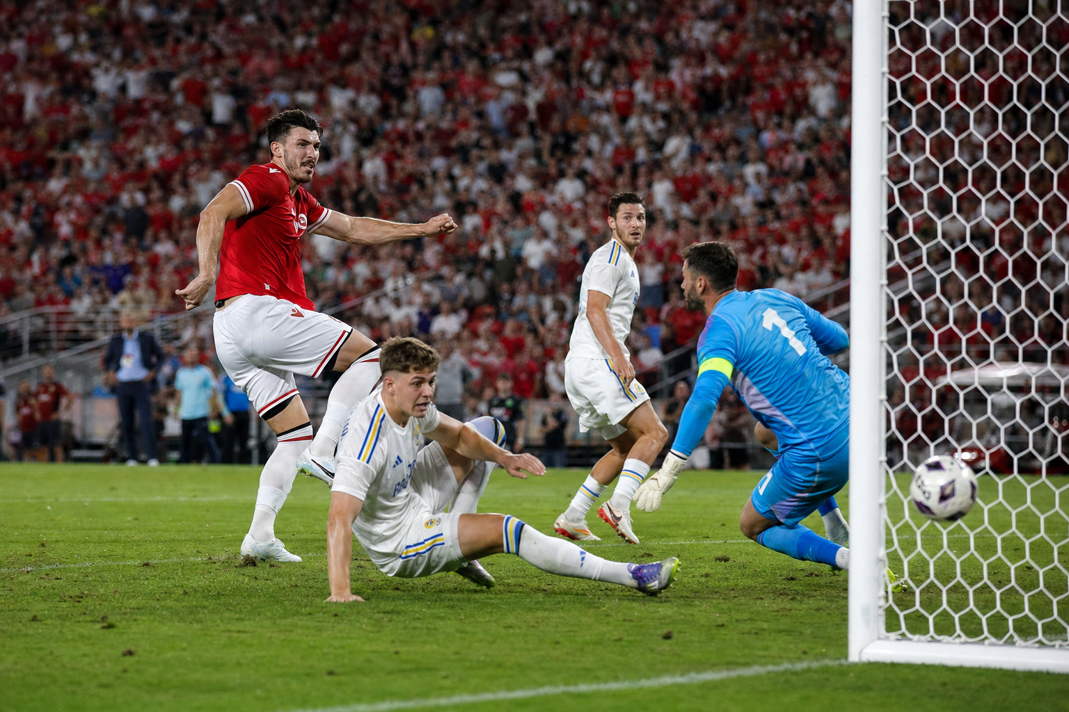 Kieffer Moore gives Wrexham an early lead against Leeds United in Tampa