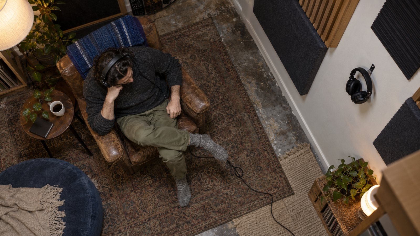 ElevenLabs vai PlayHT: garā audio kvalitāte saduras ar cenas prognozējamību