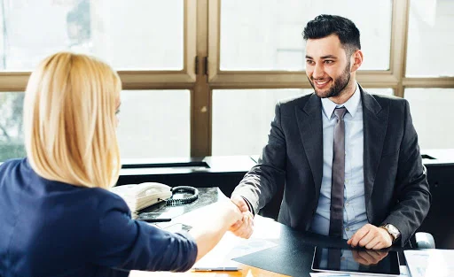Менеджер по продажам – кто это такой, чем занимается и какую зарплату получает