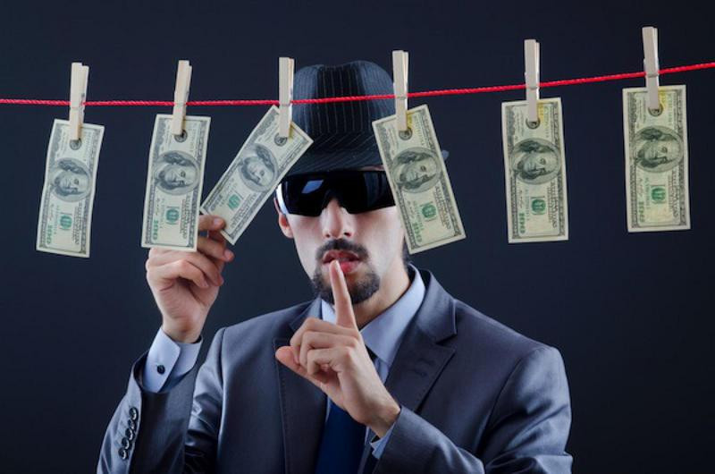 Что делать, если на карту пришли деньги от неизвестного