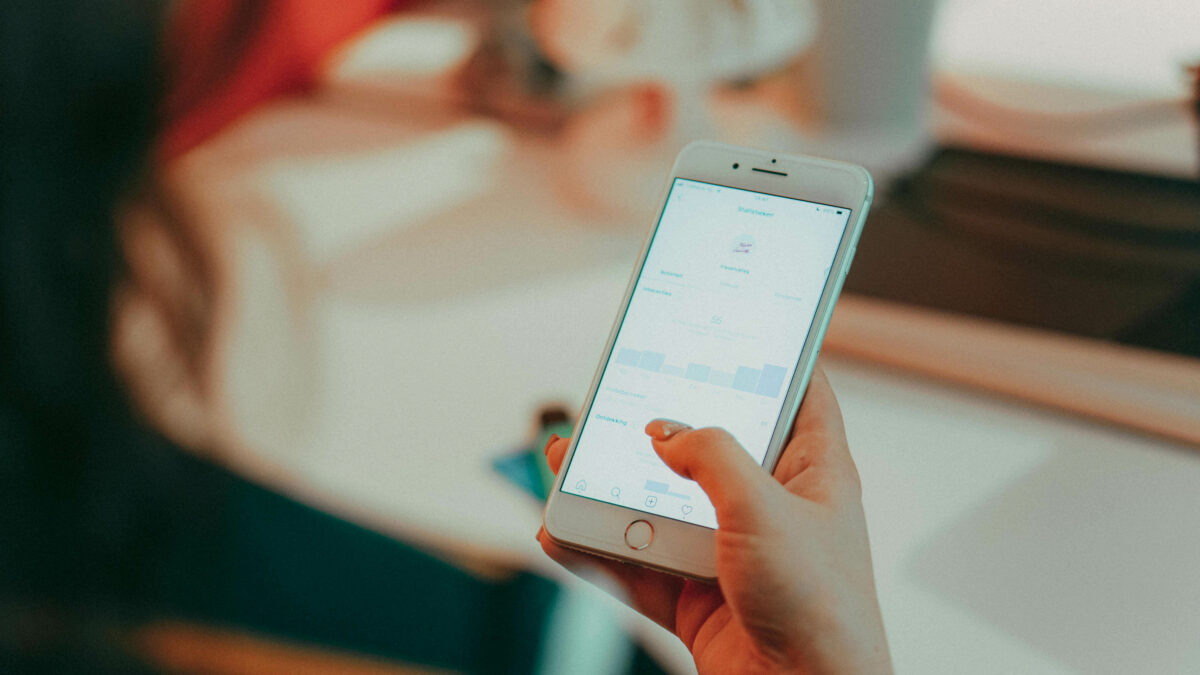 An In-Depth Look at Instagram Stories: Tools, Features, and Uses