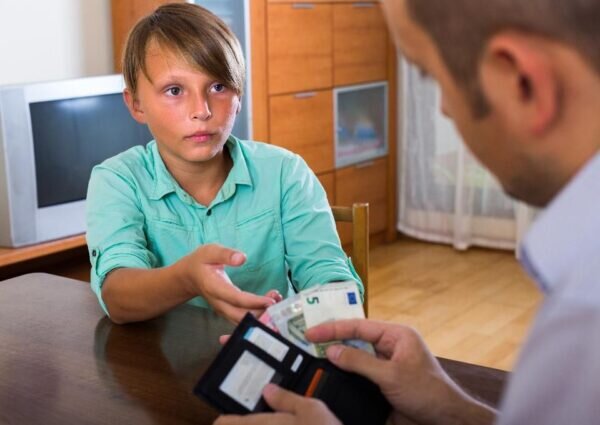Деньги за школьные отметки: в каких ситуациях?