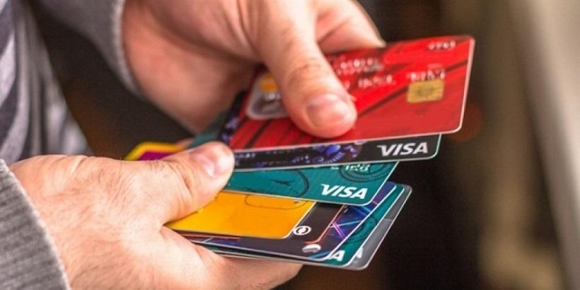 На что надо обращать внимание, выбирая кредитку