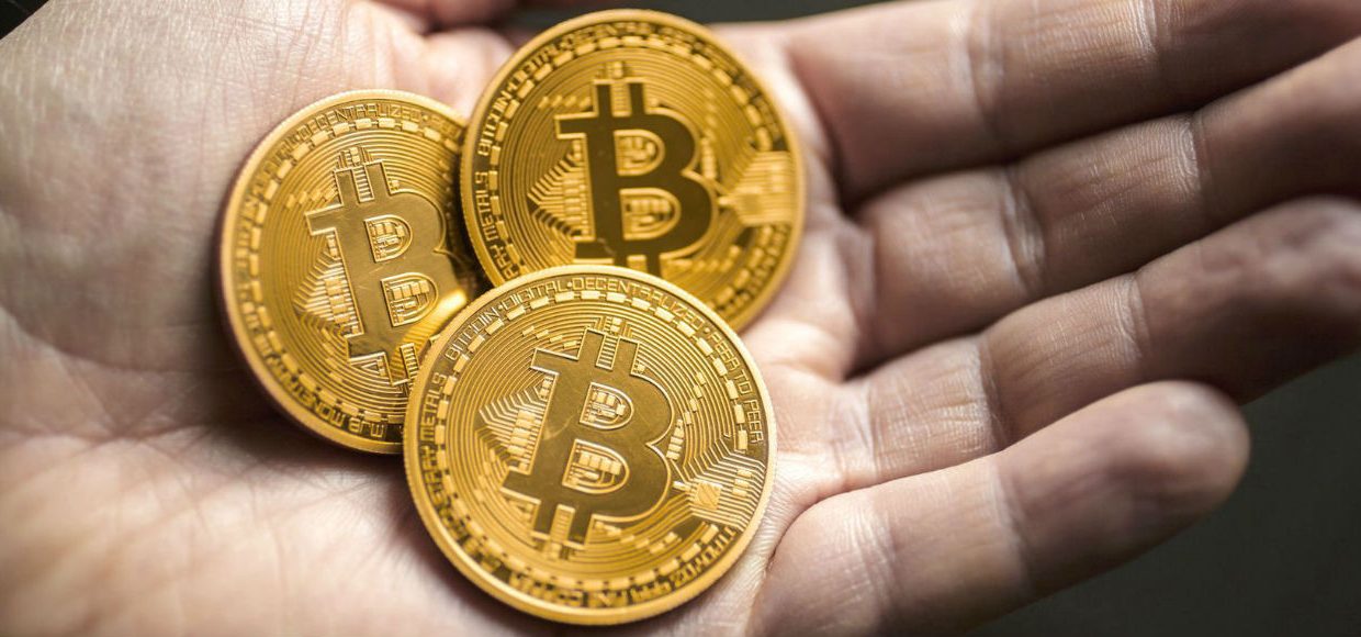 Как регулируются покупка и продажа биткоинов в России