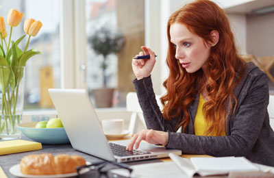 Как заработать на фрилансе: плюсы и минусы деятельности, востребованные профессии + список популярных бирж