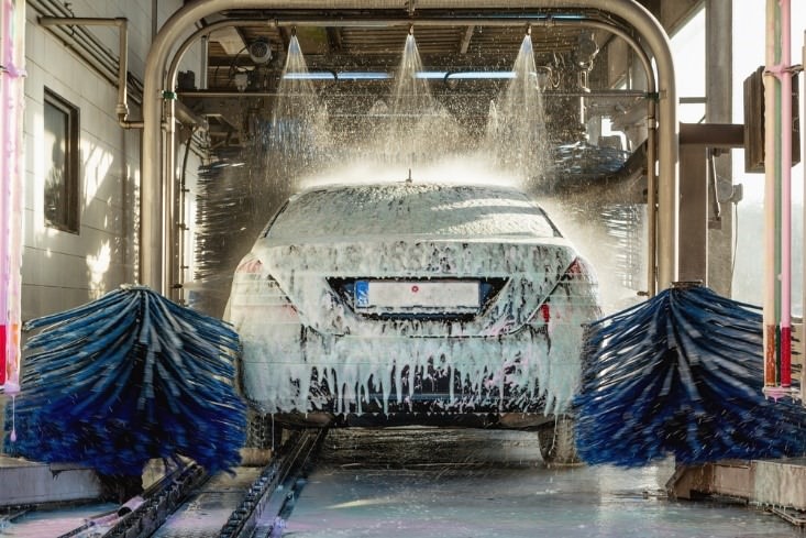 The Benefits of Investing Time and Money in Advanced Car Wash Technology