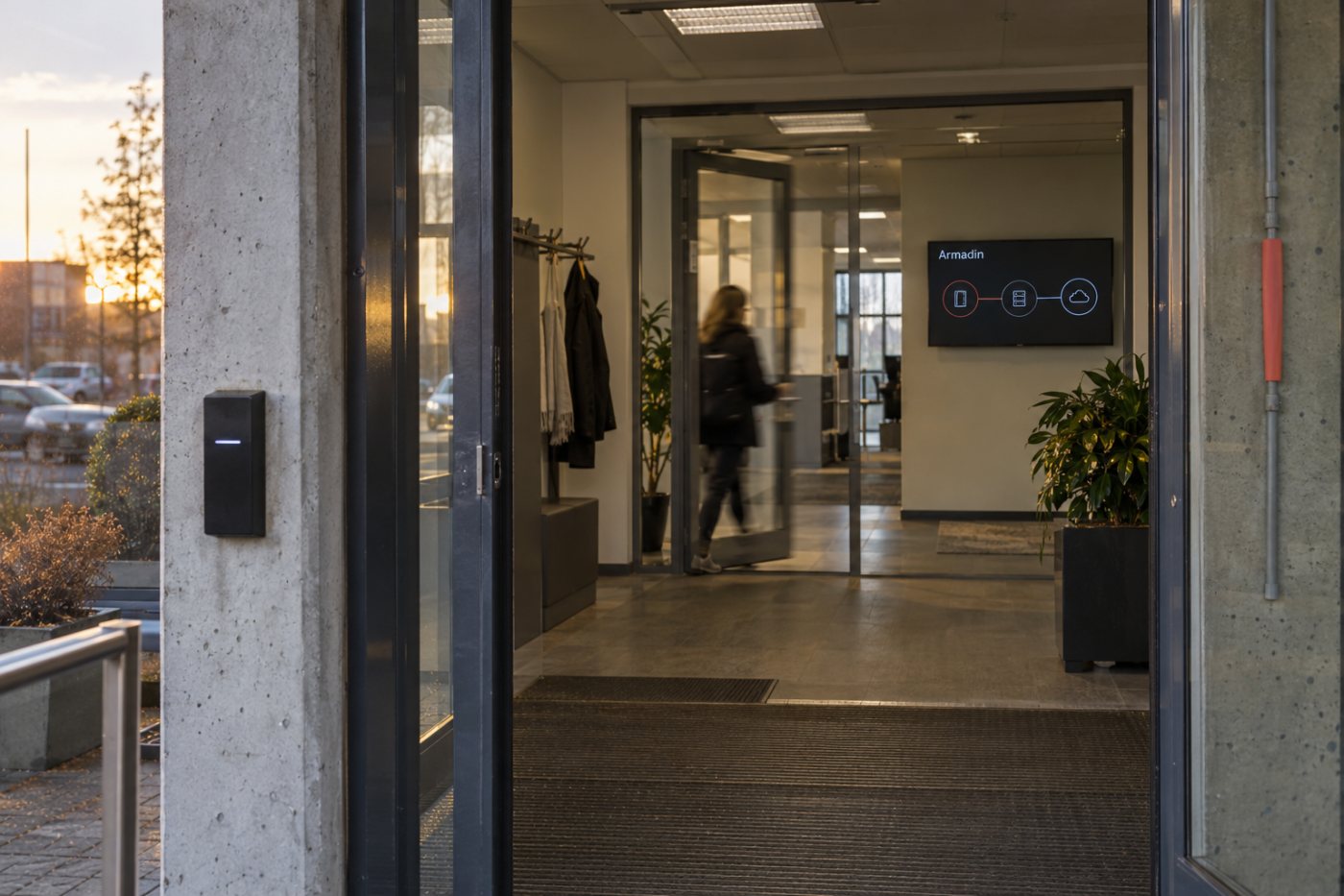 Armadins AI-agenter forbinder mindre svagheder til en angrebsvej gennem virksomhedssystemer.