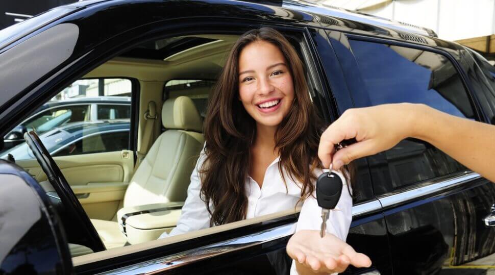 Что выгоднее для покупателя автомобиля: автокредит или потребительский заем