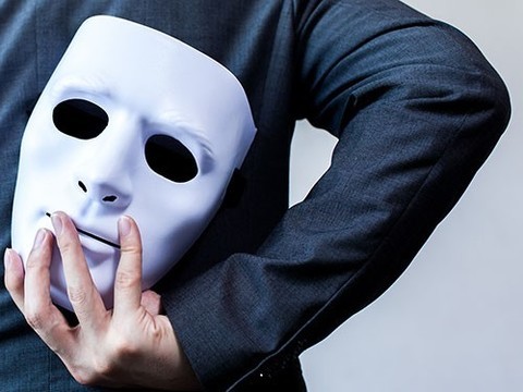 Почему люди лгут, в каких случаях это невыгодно и как перестать врать людям и самому себе