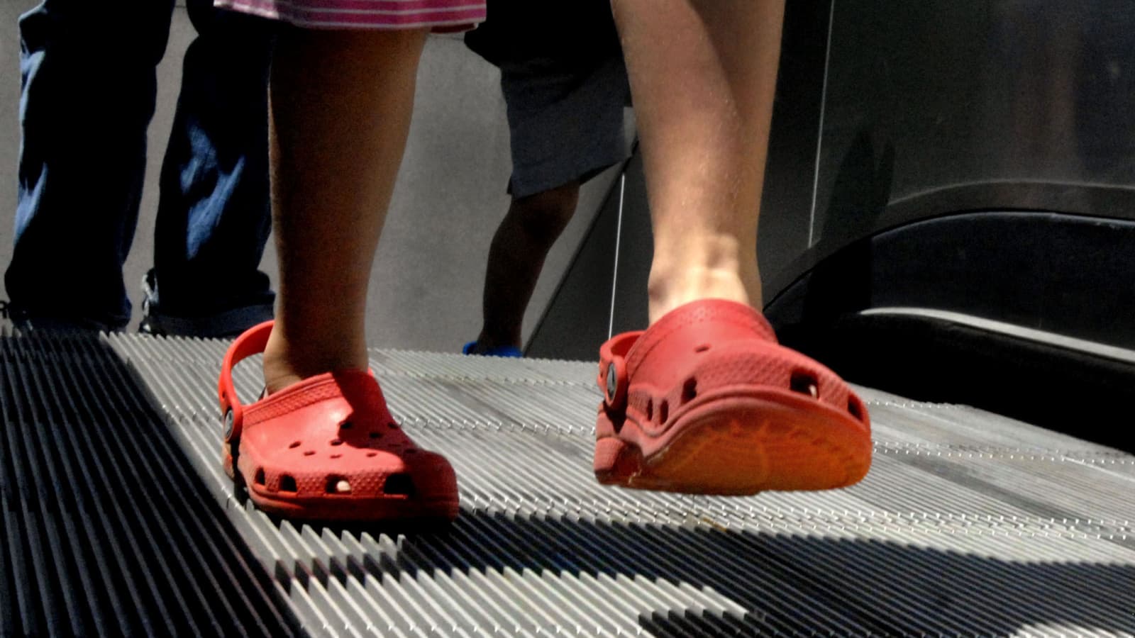 The Pros and Cons of Wearing Crocs You Must Know