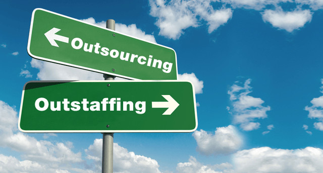 What is the Difference between Outsourcing and Outstaffing