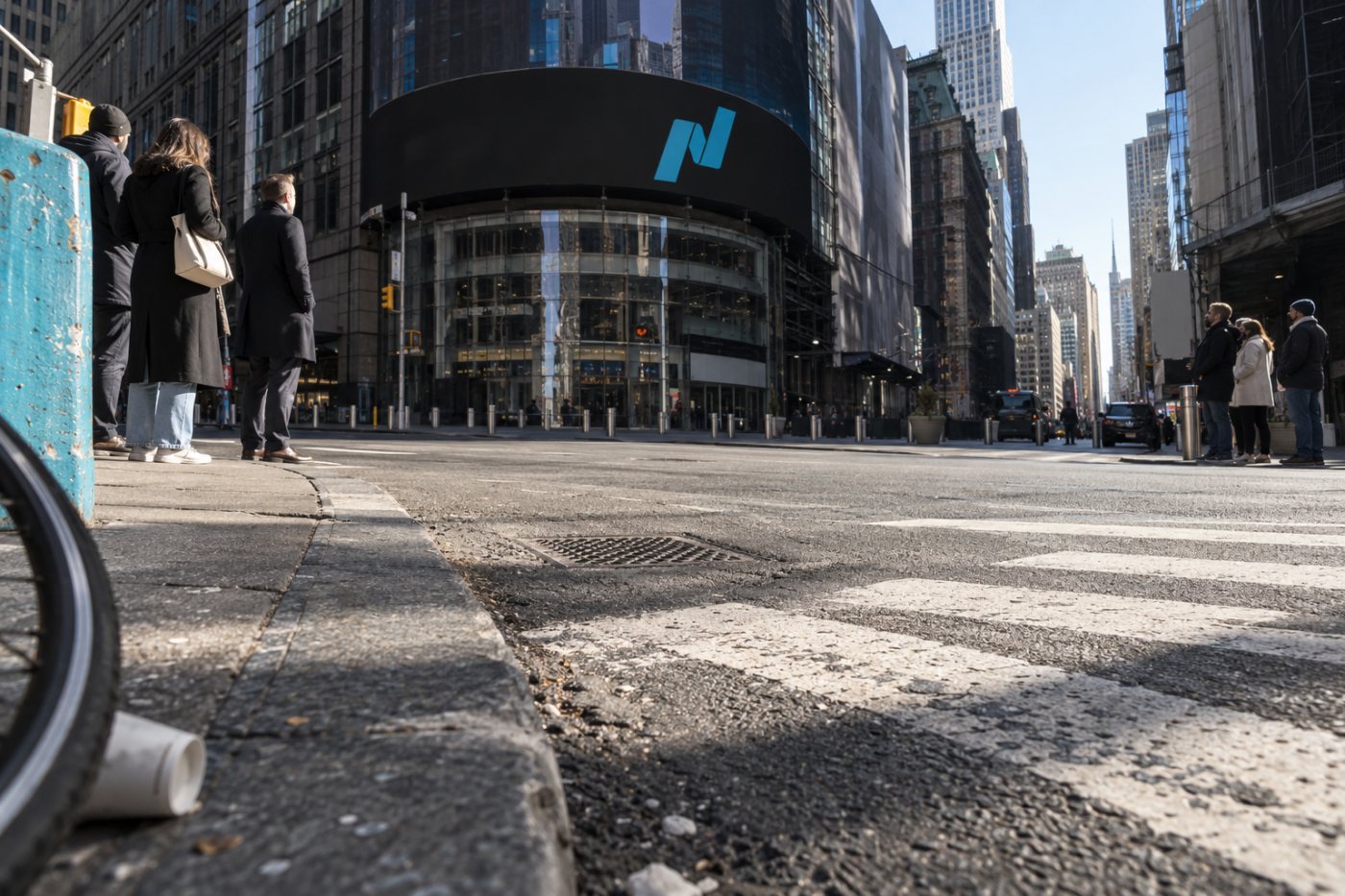 Förhandel i amerikanska aktier vid Nasdaq, där större skillnad mellan köp- och säljkurs kan påverka kostnaden.