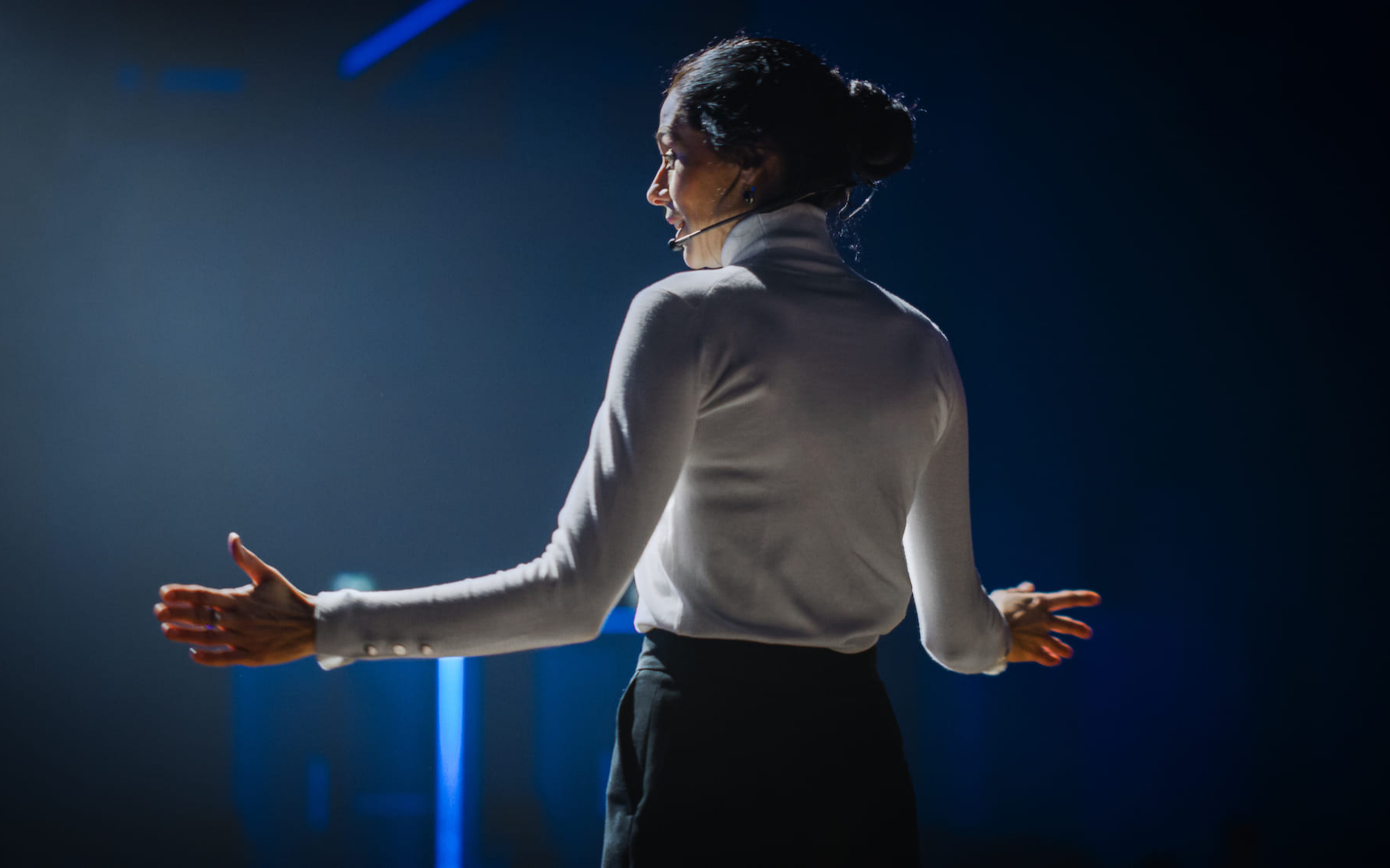 Сколько зарабатывает автор курсов ораторского мастерства