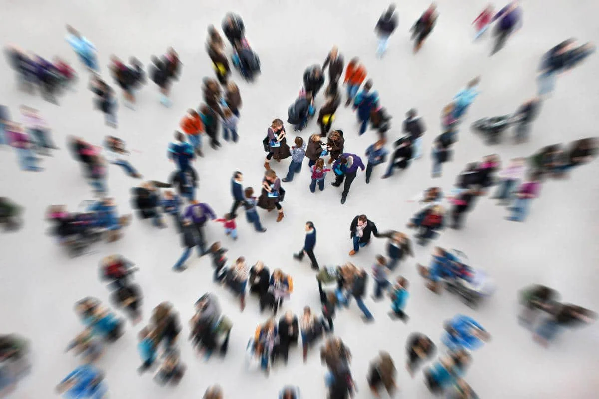 Как окружение влияет на человека, его характер и успех