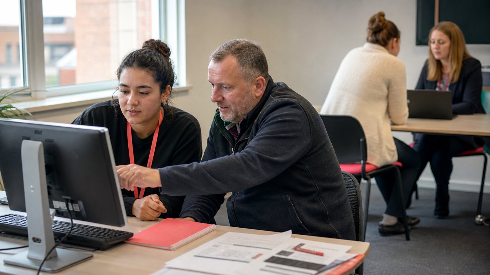 Barnsley enseñará a buscar empleo con IA, pero también ofrecerá prácticas pagadas