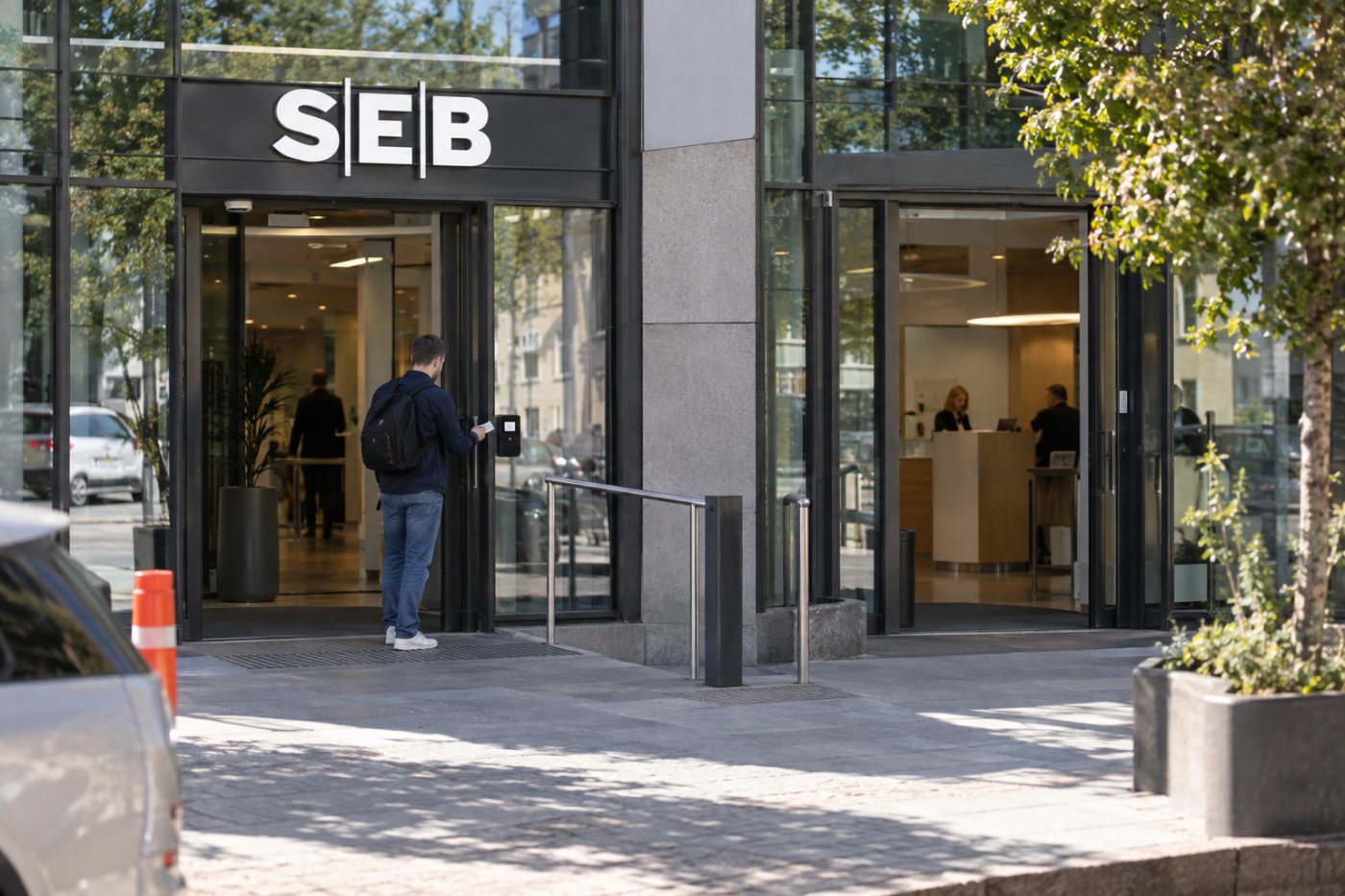 SEB mikroinvestavimo ETF įmoka ir tradicinio fondo įsigijimas pasirinkta eurų suma rodo skirtingus mažų investicijų pirkimo būdus.