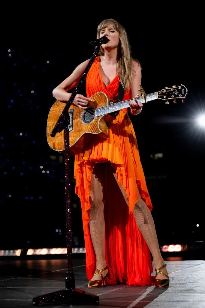 Taylor Swift Turns Orange into the Ultimate Fashion Statement