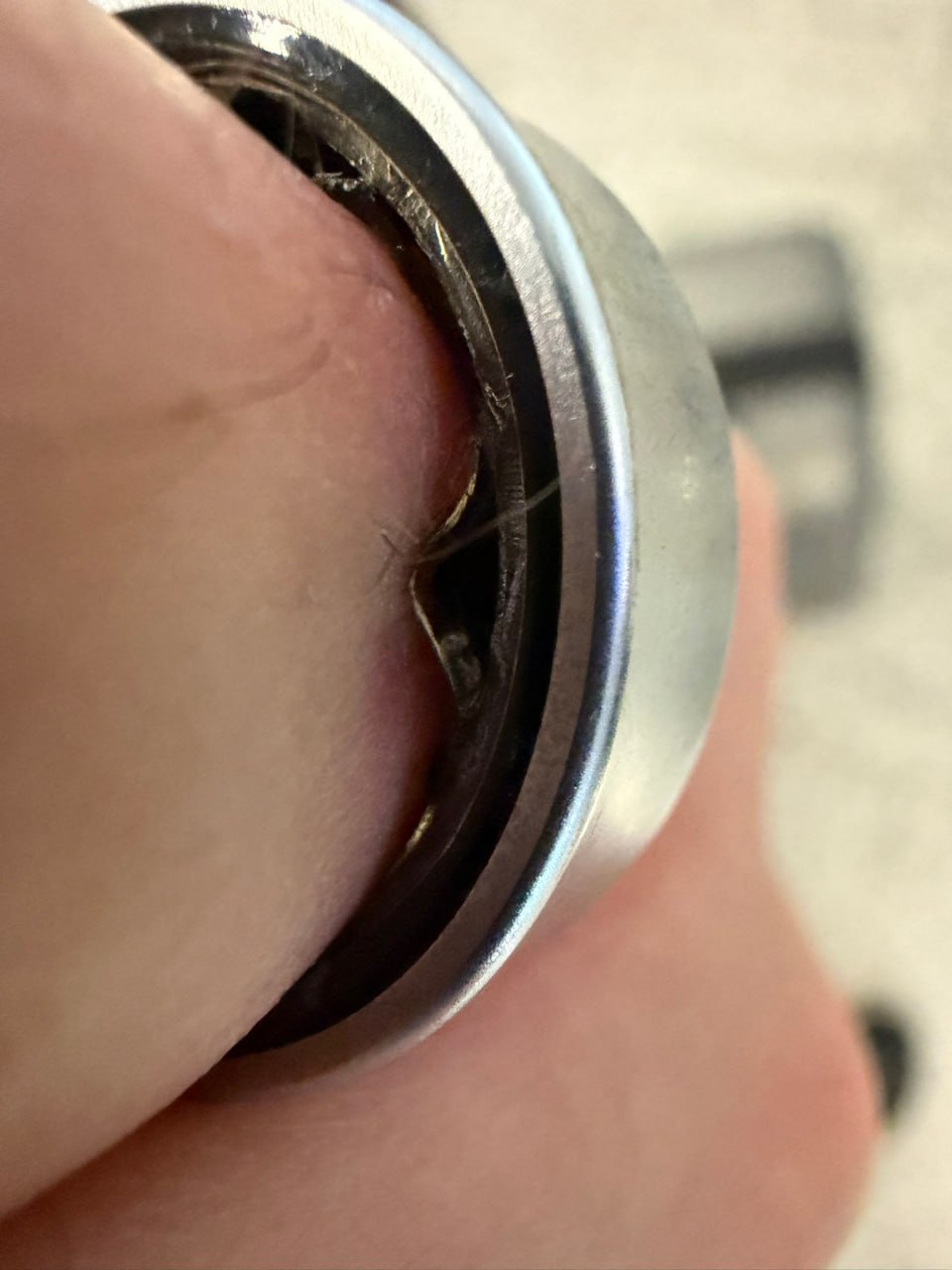 Warning for Wearables: Swollen Battery in Samsung Galaxy Ring Forces Emergency Removal