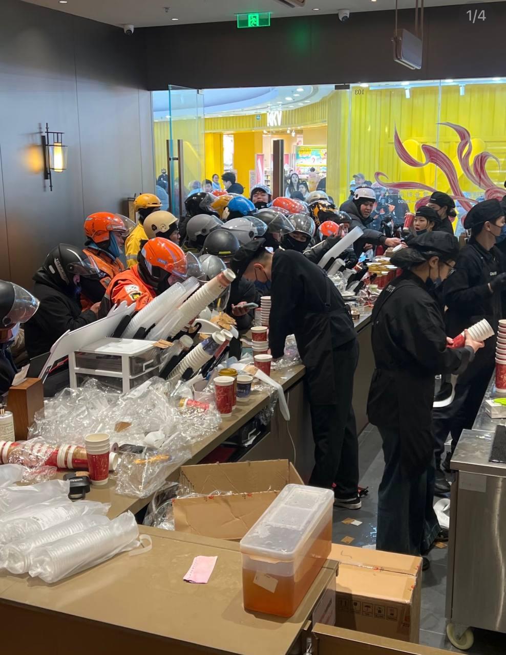 Chaos in China's Bubble Tea Shops: Alibaba's Qwen AI Giveaway Sparks Massive Queues and Tops App Store Charts