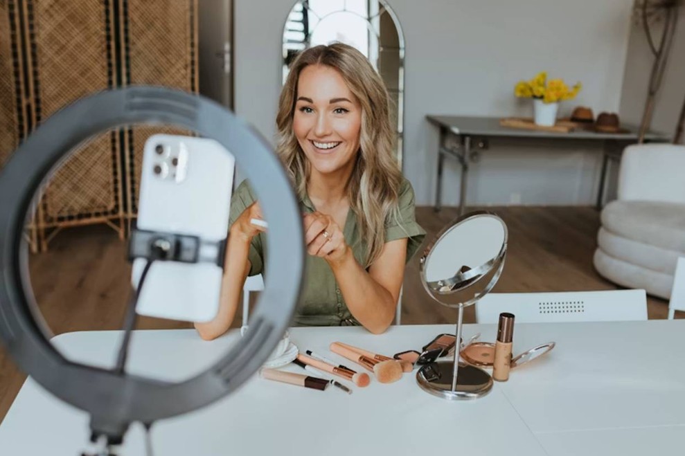 Top 7 Sites to Buy Instagram Views for 2026 Holiday Reels
