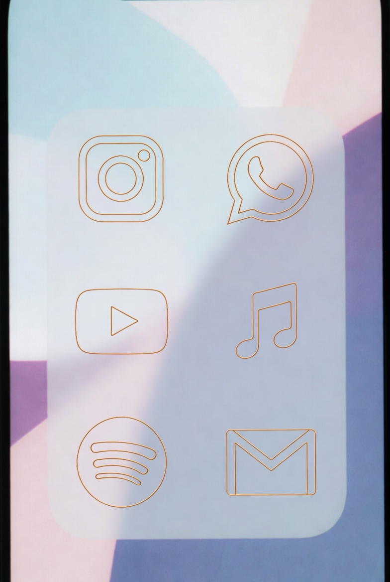 The Great App Icon Divide: Clean Minimalism in the West vs. Dynamic Marketing in China