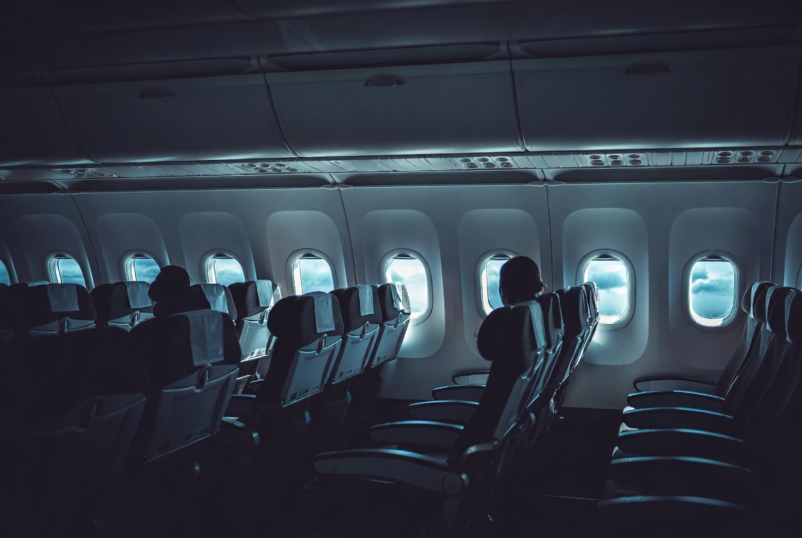 The Reverse Inflationary Spiral in Aviation: Why Ticket Prices Are Falling While Fuel Costs Soar