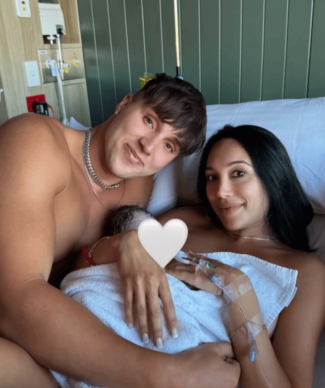 Scarlet Vas and Tayo Ricci are now parents to a little girl. (scarletvas/Instagram)