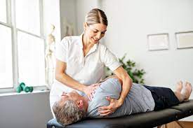 Which Treatment Is More Suitable For You: Physical Therapy Or Chiropractic?