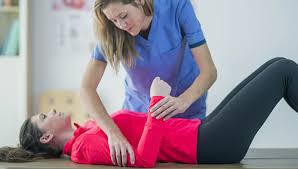 Which Treatment Is More Suitable For You: Physical Therapy Or Chiropractic?