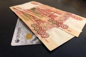 Как получать зарплату на свою карту: меняем зарплатный банк