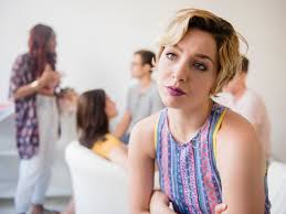 Как перестать себя накручивать по любому поводу: упражнения и советы психологов