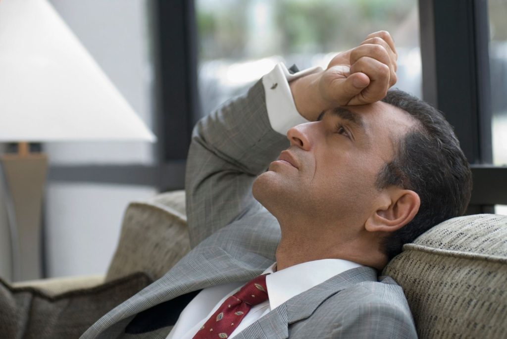 Как перестать себя накручивать по любому поводу: упражнения и советы психологов