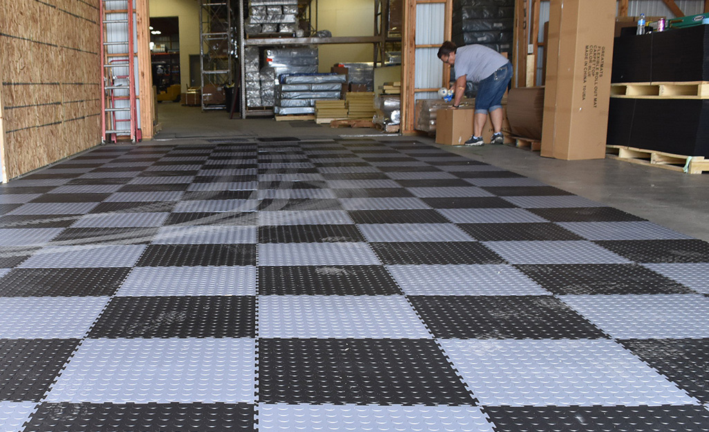Types of Garage Flooring and the Benefits of Having It