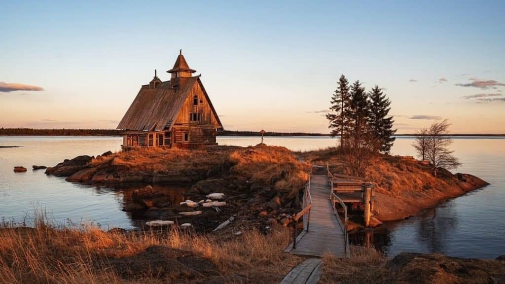 Рабочеостровск