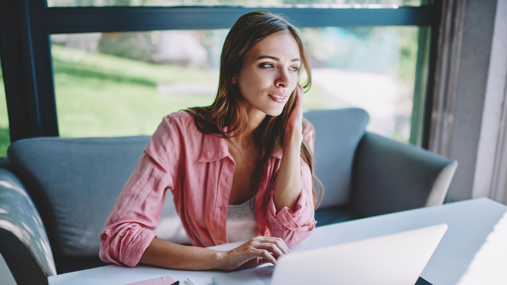 Когда лучше арендовать офис, а когда — работать в коворкинге